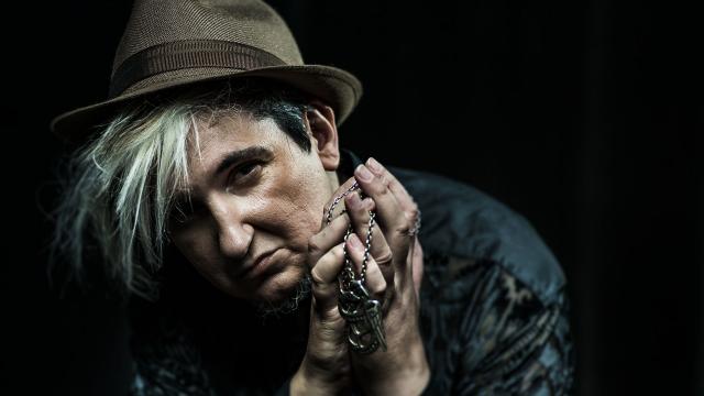 Paulo Bragança com Adufe e Alguidar