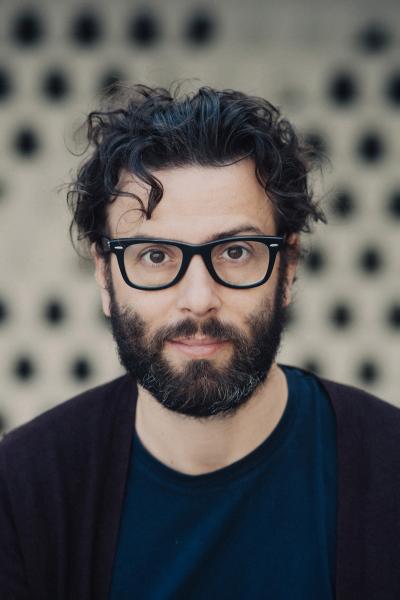 Filipe Melo é músico, realizador de cinema e autor de BD. Estudou no Berklee College of Music, em Boston. Na música, destaca-se como pianista, compositor e orquestrador